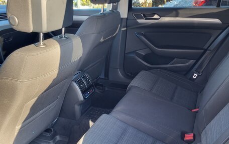 Volkswagen Passat B8 рестайлинг, 2019 год, 2 370 000 рублей, 25 фотография