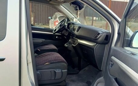 Opel Zafira Life I, 2022 год, 3 950 000 рублей, 15 фотография