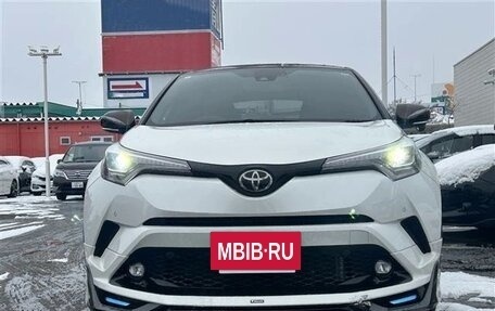 Toyota C-HR I рестайлинг, 2021 год, 1 678 000 рублей, 8 фотография
