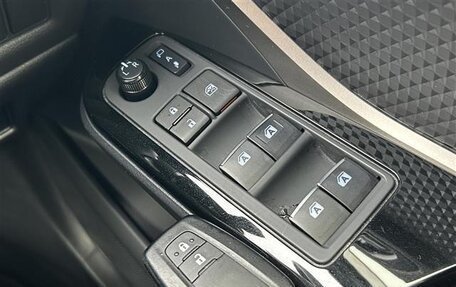 Toyota C-HR I рестайлинг, 2021 год, 1 678 000 рублей, 24 фотография