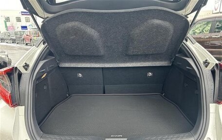 Toyota C-HR I рестайлинг, 2021 год, 1 678 000 рублей, 30 фотография