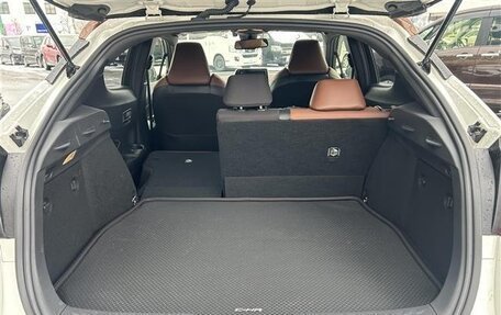 Toyota C-HR I рестайлинг, 2021 год, 1 678 000 рублей, 33 фотография