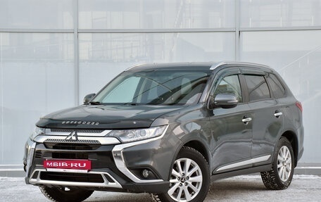 Mitsubishi Outlander III рестайлинг 3, 2019 год, 2 384 000 рублей, 2 фотография