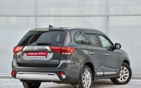 Mitsubishi Outlander III рестайлинг 3, 2019 год, 2 384 000 рублей, 3 фотография