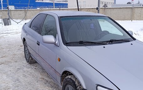 Toyota Camry, 1998 год, 550 000 рублей, 4 фотография