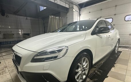 Volvo V40 Cross Country I, 2016 год, 1 790 000 рублей, 14 фотография