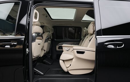 Mercedes-Benz V-Класс, 2025 год, 14 820 000 рублей, 22 фотография