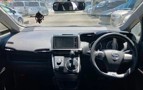 Toyota Wish II, 2012 год, 1 250 000 рублей, 9 фотография