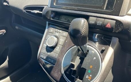 Toyota Wish II, 2012 год, 1 250 000 рублей, 17 фотография