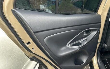 Toyota Yaris Cross, 2022 год, 1 560 000 рублей, 13 фотография