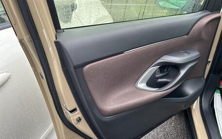 Toyota Yaris Cross, 2022 год, 1 560 000 рублей, 16 фотография