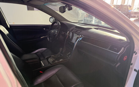 Toyota Camry, 2017 год, 2 220 000 рублей, 8 фотография