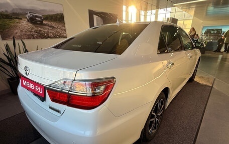 Toyota Camry, 2017 год, 2 220 000 рублей, 10 фотография