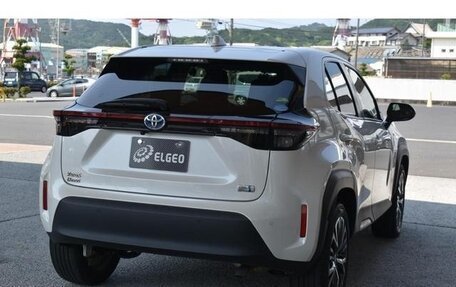 Toyota Yaris Cross, 2022 год, 1 470 000 рублей, 3 фотография