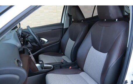 Toyota Yaris Cross, 2022 год, 1 470 000 рублей, 18 фотография