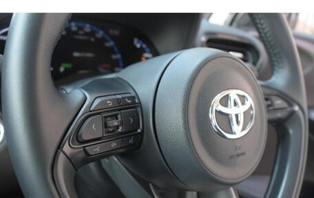 Toyota Yaris Cross, 2022 год, 1 470 000 рублей, 9 фотография