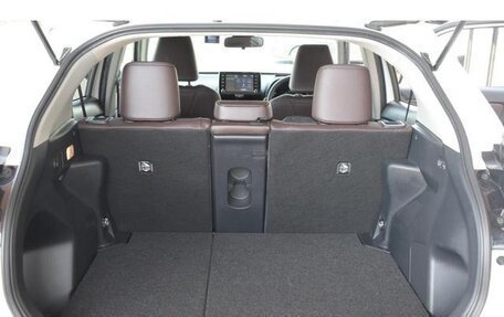 Toyota Yaris Cross, 2022 год, 1 470 000 рублей, 26 фотография