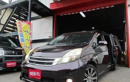 Toyota ISis I, 2012 год, 910 000 рублей, 1 фотография