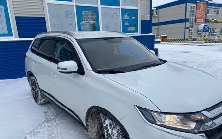 Mitsubishi Outlander III рестайлинг 3, 2018 год, 2 200 000 рублей, 2 фотография