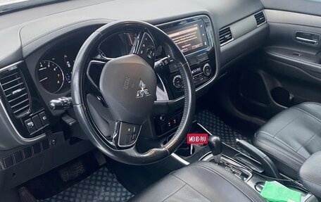 Mitsubishi Outlander III рестайлинг 3, 2018 год, 2 200 000 рублей, 6 фотография