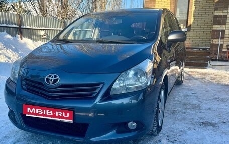 Toyota Verso I, 2011 год, 1 380 000 рублей, 4 фотография