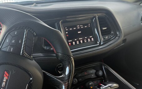 Dodge Challenger III рестайлинг 2, 2019 год, 4 000 000 рублей, 13 фотография