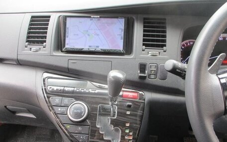 Toyota ISis I, 2012 год, 910 000 рублей, 14 фотография