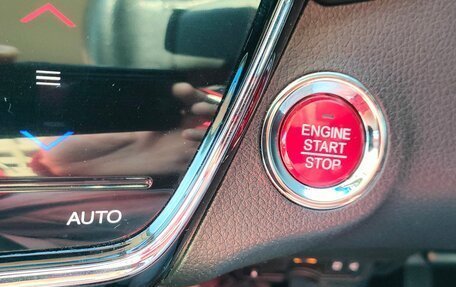 Honda Vezel, 2017 год, 1 860 000 рублей, 6 фотография