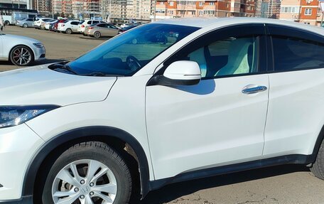 Honda Vezel, 2017 год, 1 860 000 рублей, 2 фотография