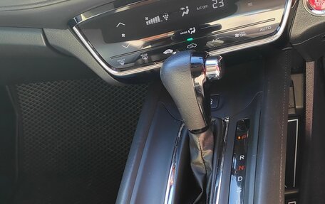 Honda Vezel, 2017 год, 1 860 000 рублей, 10 фотография