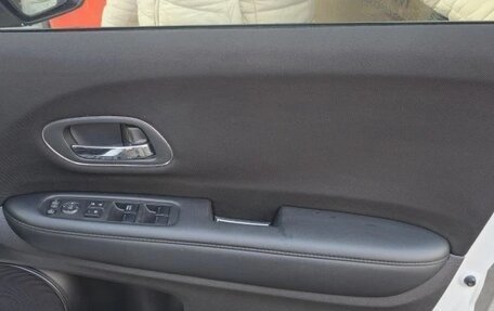 Honda Vezel, 2017 год, 1 860 000 рублей, 18 фотография