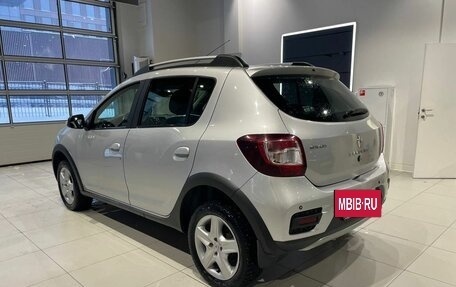 Renault Sandero II рестайлинг, 2018 год, 1 000 000 рублей, 6 фотография