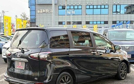 Toyota Sienta II, 2022 год, 1 310 000 рублей, 4 фотография