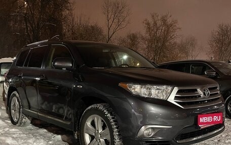 Toyota Highlander III, 2013 год, 3 650 000 рублей, 1 фотография