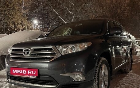 Toyota Highlander III, 2013 год, 3 650 000 рублей, 22 фотография