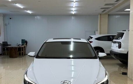 Hyundai Elantra, 2022 год, 1 450 000 рублей, 2 фотография