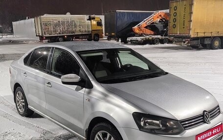 Volkswagen Polo VI (EU Market), 2011 год, 725 000 рублей, 2 фотография