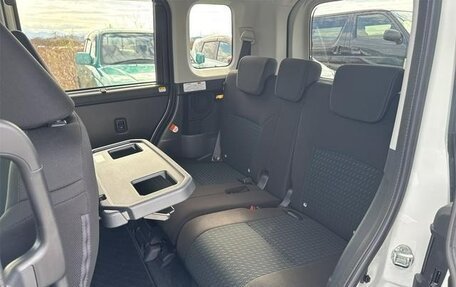 Toyota Roomy I, 2023 год, 928 000 рублей, 20 фотография