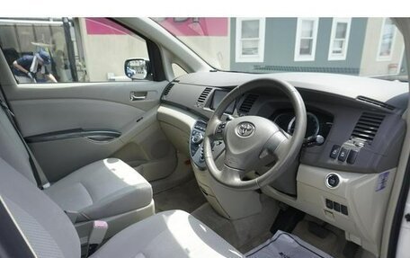 Toyota ISis I, 2010 год, 1 000 000 рублей, 22 фотография