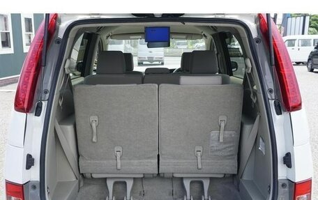 Toyota ISis I, 2010 год, 1 000 000 рублей, 24 фотография