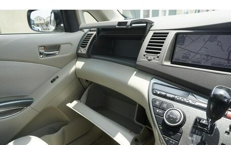 Toyota ISis I, 2010 год, 1 000 000 рублей, 35 фотография