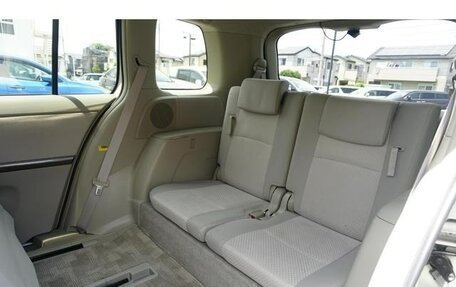 Toyota ISis I, 2010 год, 1 000 000 рублей, 30 фотография