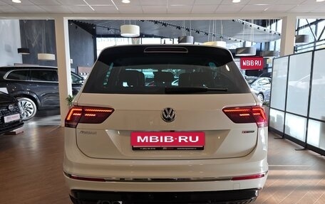 Volkswagen Tiguan II, 2018 год, 3 250 000 рублей, 3 фотография