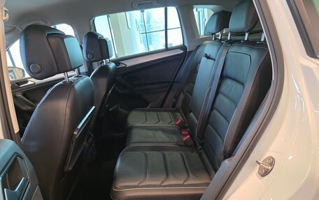 Volkswagen Tiguan II, 2018 год, 3 250 000 рублей, 25 фотография