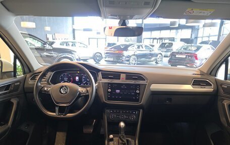 Volkswagen Tiguan II, 2018 год, 3 250 000 рублей, 27 фотография