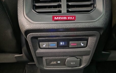 Volkswagen Tiguan II, 2018 год, 3 250 000 рублей, 26 фотография