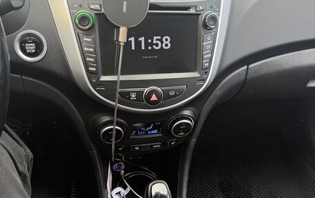 Hyundai Solaris II рестайлинг, 2015 год, 1 300 000 рублей, 11 фотография