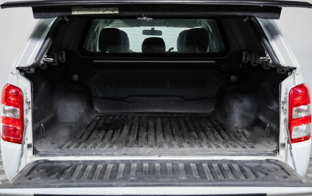 Mitsubishi L200 IV рестайлинг, 2015 год, 2 623 500 рублей, 26 фотография