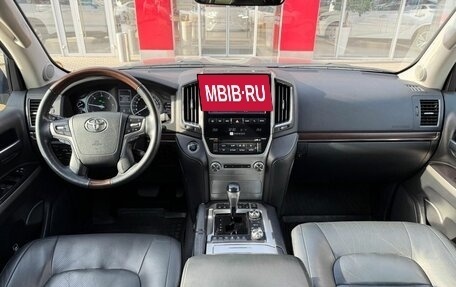 Toyota Land Cruiser 200, 2016 год, 6 150 000 рублей, 9 фотография