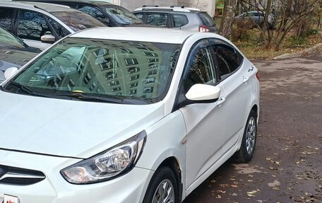 Hyundai Solaris II рестайлинг, 2011 год, 450 000 рублей, 3 фотография